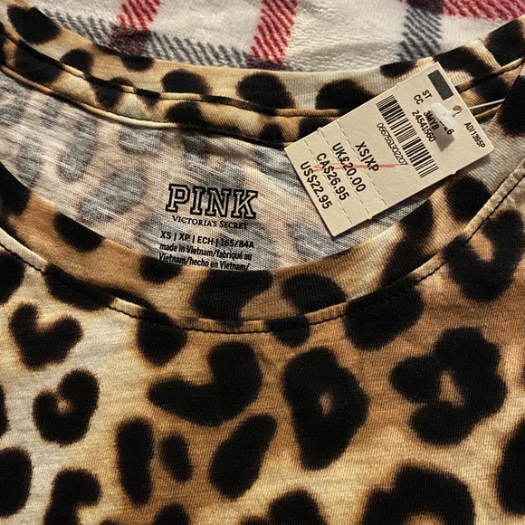Victoria secret t shirt - Picture 2 of 2